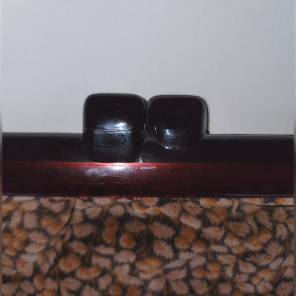 Vintage Handmade Brown/Burnt Orange Leaf Motif Clutch. 3" Opening. 12.5"W × 9" H - Picture 3 of 5